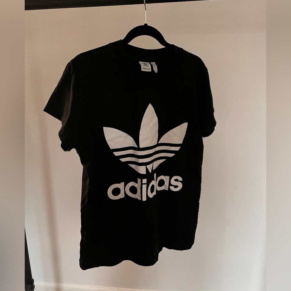 Classic adidas black shirt size small